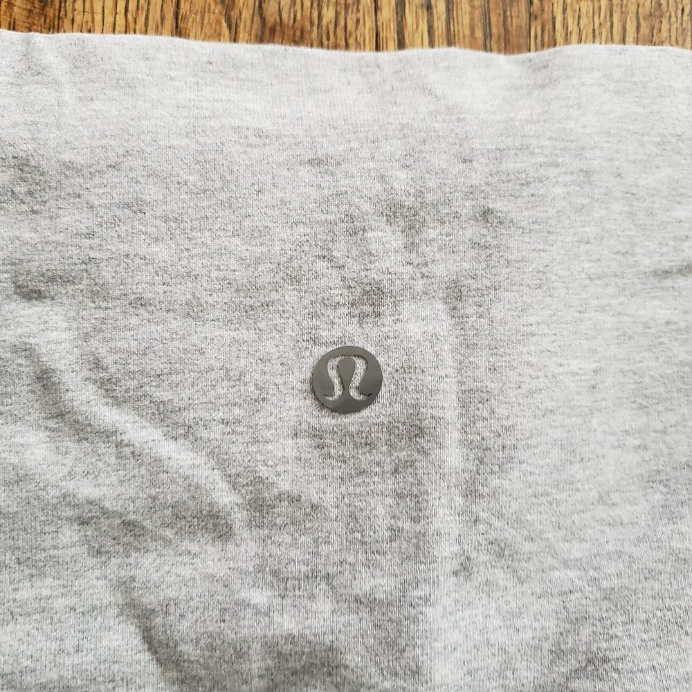 Lululemon Crop - Picture 2 of 4